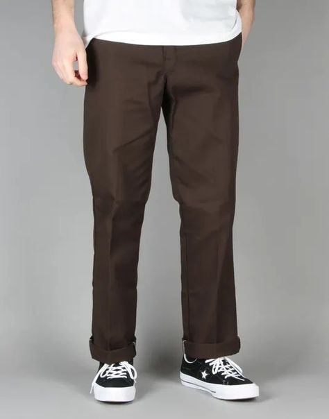 Dickies Outfits Men Street, Dickies 874 Outfit, Dickies Outfits Men, Dickies Outfit, Pants Street Style, Dickies Style, Brown Pants Outfit, Dark Brown Pants, Japan Fashion Street