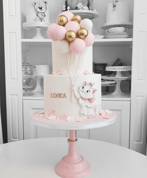 Aristocats Birthday, Cinderella Cake Designs, Bolo Snoopy, Aladdin Cake, Disney Birthday Cakes, Kitten Birthday, 1st Birthday Cakes, The Aristocats