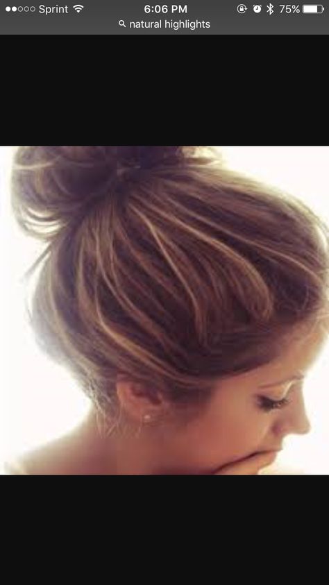 Kind of want highlights like this when hair is pulled back. Maybe not this striped and not all of them from the root. Wouldn't get this many highlights Perfect Highlights, Messy Bun Hairstyles, Bohol, Pastel Hair, Summer Hair Color, Hair Envy, Pretty Hair, Messy Bun, Purple Hair