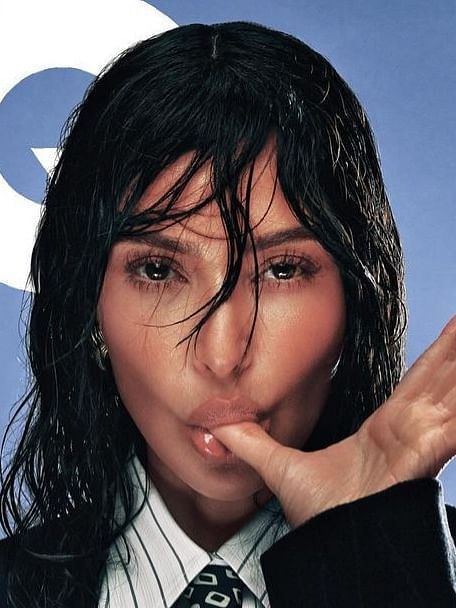 Kim Kardashian features on cover of GQ magazine; photoshoot pics go viral Y2k Photoshoot, Weird Photography, Robert Kardashian, Photoshoot Pics, Gq Men, Gq Magazine, Movie Posters Minimalist, Kim K, Mgmt