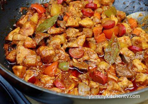 Chicken Menudo Recipe, Menudo Recipe Filipino, Chicken Menudo, Menudo Recipe, Panlasang Pinoy Recipe, Yummy Kitchen, Filipino Recipe, Ground Beef And Potatoes, Indian Chicken