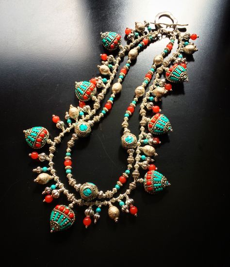 Collar Hippie, Native American Turquoise Jewelry, Vintage Jewelry Ideas, Jewelry Box Diy, Tibetan Jewelry, Hippy Chic, Turquoise Jewelry Native American, Beaded Jewels, Boho Chic Jewelry