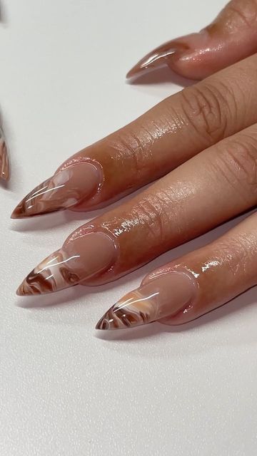 Medium Marble Acrylic Nails, Brown Marble Nails Almond, Almond Nails Designs November, Fall Nails Ideas Autumn French Tip, Medium Stiletto Nails Designs, Natural Marble Nails, Neutral Marble Nails, Thanksgiving Nails Almond Shape, Marble Tip Nails