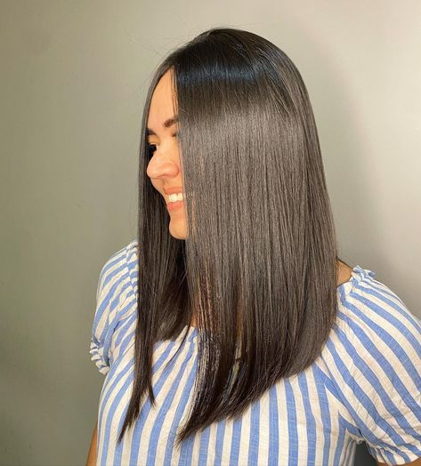 Long Angled Haircut, Round Face Hairstyles Long, Hairstyles Round Face, Long Bob Hairstyle, Top 10 Hairstyles, Long Layered Bob Hairstyles, Angled Haircut, Bob Hairstyle Ideas, Lob Hair