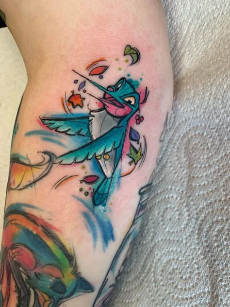 Painted Lady Tattoo, Tattoo Pequeños, Disney Tattoos For Men, Meeko Pocahontas, Ariel Tattoo, Disney Sleeve Tattoos, Hummingbird Drawing, Lady Tattoo, Disney Sidekicks