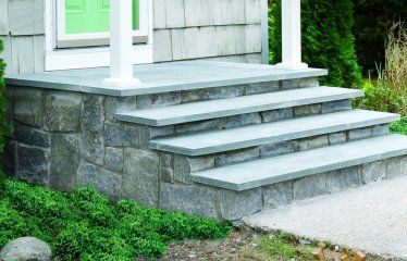 Weekend Remodel: How to Clad Concrete Steps in Stone Concrete Front Steps, Front Porch Steps, Front Door Steps, Front Stairs, Step Stones, Concrete Patios, Natural Stone Veneer, Stone Steps, Concrete Stairs