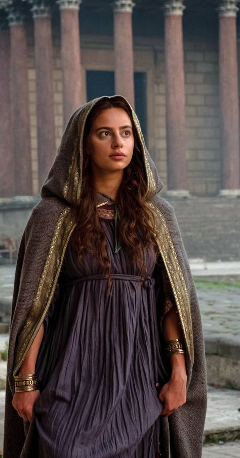 Livia Drusilla, Ancient Rome Aesthetic, Isabella Rossellini, Costume Drama, Pose Reference Photo, Ancient Rome, Historical Clothing, Fashion History, Drawing People