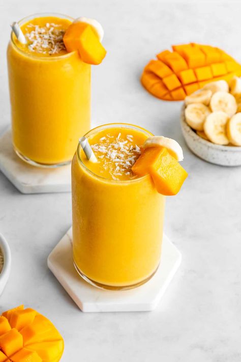 Alcholic Drink Aesthetic, Alcoholic Drinks Aesthetic, Mango Bango, Alcholic Drink, Healthy And Easy Breakfast, Tropical Breakfast, Protein Breakfast Smoothie, Mango Banana Smoothie, Quick Smoothies