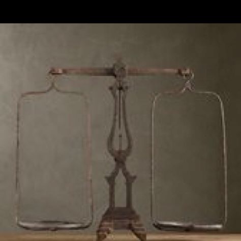 Antique scale Vintage Scales, Cafe Inspiration, Old Scales, Balance Scale, Farmhouse Designs, Scales Of Justice, Kitchen Scales, Hourglasses, Vintage Scale