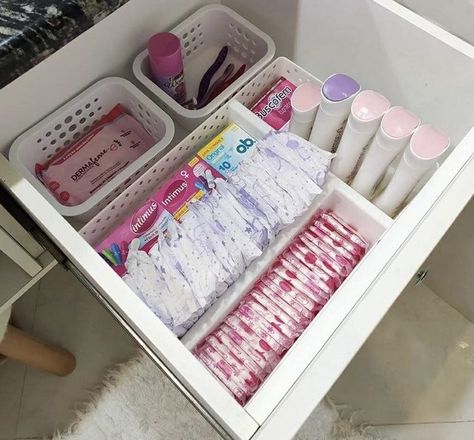 Wc Decoration, Rangement Makeup, Room Organization Bedroom, Room Organisation, Tidy Room, House Organisation, Beauty Room Decor, Restroom Decor, Bathroom Inspiration Decor