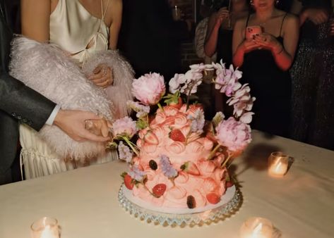 Wonky, weird and wonderful – wedding cakes with a difference | Financial Times Lime Tartlets, Gatsby Event, Violet Cakes, Passion Fruit Curd, Cake Cute, Butterfly Pea Tea, Rock Cake, White Chocolate Buttercream, Japanese Sweet Potato