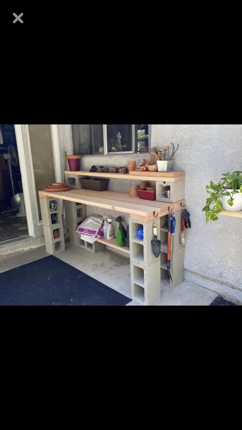 Potting Bench Ideas, Cinder Block Furniture, Cinder Block Garden, Modern Outdoor Patio, Potting Tables, Potting Table, Boho Patio, Plant Stands Outdoor, Apartment Patio