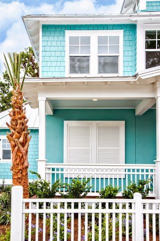 Turquoise Beach House Turquoise Cottage, Beach House Exterior, House Of Turquoise, Dream Beach Houses, Style Cottage, Casa Exterior, Beach Cottage Decor, Beach Cottage Style, Nautical Home