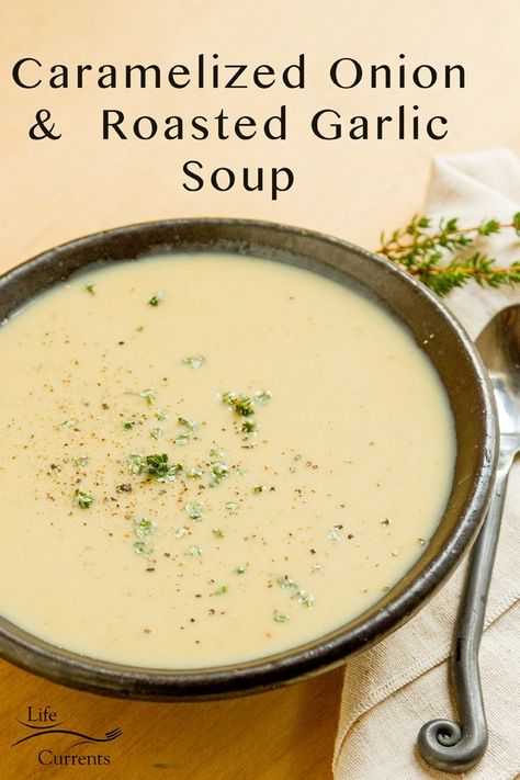 Garlic Bisque, Roasted Garlic Soup, Sopas Light, Bisque Soup Recipes, Blender Soup, Vegetarian Pot Pie, Bisque Soup, Favorite Soups, Winter Warmers Recipes