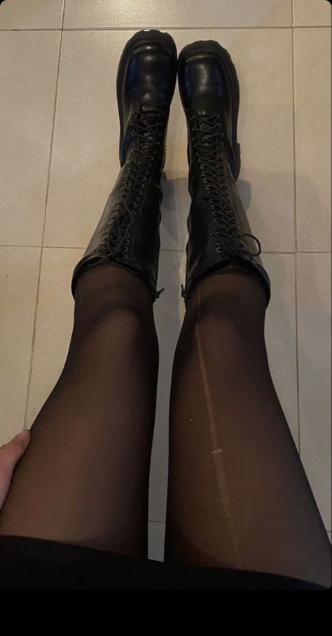 Legs Aesthetic, Dr Shoes, Baby Boomer, Wearing Black, Fitness Inspo, Ideas Style, Home Ideas, Fashion Inspo Outfits, Me Too Shoes