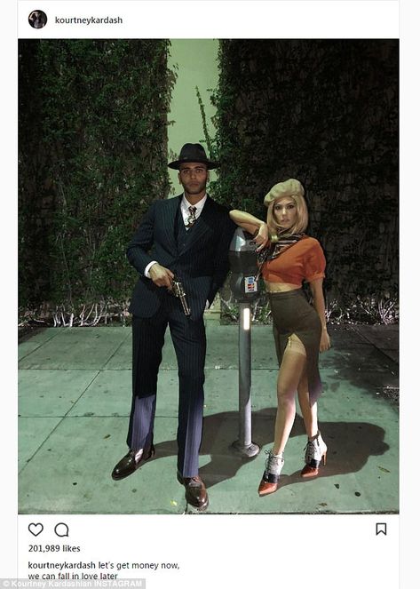 Vintage Couple Halloween Costumes, Bonnie And Clyde Costume Ideas, Bonny And Clyde Costumes Halloween, Mobster Couple Costume, Bonny And Clyde Costumes, Bonnie And Clyde Couples Costumes, Scarface Couple Costume, Bonnie And Clyde Costume Couple, Bonnie Clyde Costume