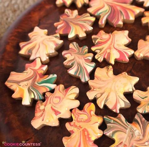 Fall Leaves Cookies, Dipping Cookies, Leaves Cookies, Ice Cookies, Fall Decorated Cookies, Swirl Cookies, Cookie Countess, Gingerbread House Cookies, Leaf Cookies