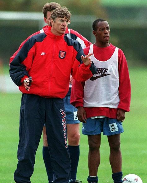 Arsene Wenger and Ian Wright from one of Arsene’s first training sessions in October 1996! Football Training Kit, Football Tracksuits, Ian Wright, Fashion Collection Inspiration, Arsene Wenger, Football Players Images, Football Photography, Retro Football Shirts, Football Images