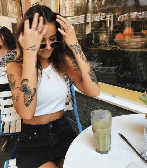 Woman With Arm Tattoos, Tattoo Artist Style Clothing, Modern Tattoos For Women, Fine Line Face Tattoo, Mixed Tattoo Styles, Woman Wrist Tattoo, Artist Style Clothing, Street Style Tattoos, Classy Tattoo