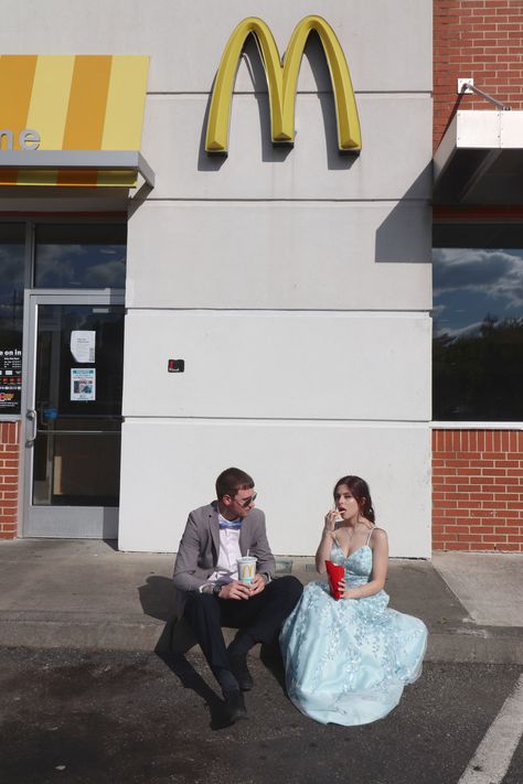 Prom Mcdonald’s, Mcdonalds After Wedding, Mcdonalds Engagement Shoot, Mcdonald's Photoshoot, Mcdonald’s Photoshoot, After Prom Aesthetic, Fun Prom Photos, Mcdonald Photoshoot, Mcdonalds Photoshoot