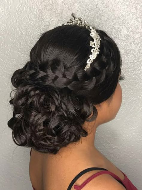 Updo by Robby Garza on Frizo Sweet 15 Hairstyles, Sweet 16 Hairstyles, Quinceanera Hairstyles, Quince Hairstyles, Penteado Cabelo Curto, Curly Bob Hairstyles, Formal Hairstyles, Elegant Hairstyles, Prom Hair