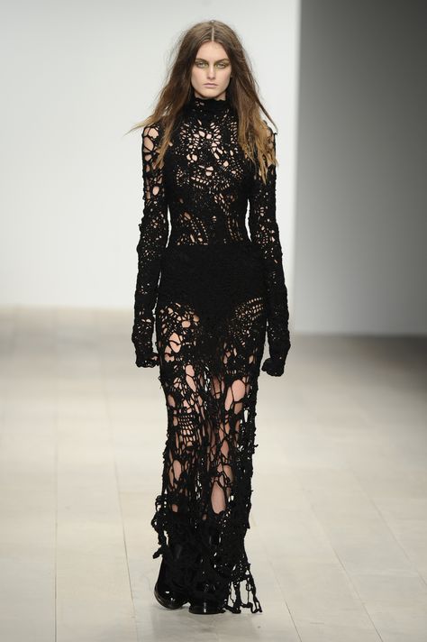 #johnrocha #AW12 #london #catwalk #black #crochet Black Halloween, Halloween Black, Beautiful Knitting, Knitwear Design, Dark Fashion, Knit Fashion, Crochet Fashion, Mother Of The Bride Dresses, Gothic Fashion