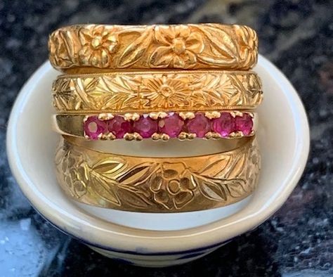 Gold Bands – Vintage Paris Jewelry Old Gold Jewelry, Gold Vintage Jewelry, Vintage Gold Jewelry, Dainty Gold Jewelry, Modern Gold Jewelry, Diy Jewelry Rings, Nail Jewelry, Jewelry Fashion Trends, Dope Jewelry