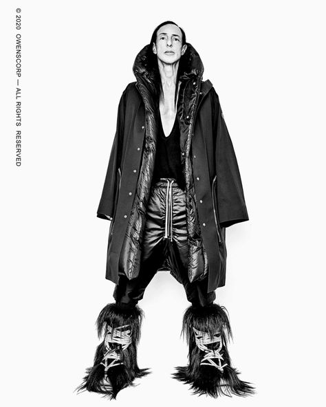 Moncler x Rick Owens “A Story About Personal, Intimate Space”—and a Tour Bus—for Moncler | Vogue Avangard Fashion, Rick Owens Outfit, Rick Owens Fashion, Rick Owens Shoes, Hollywood Boulevard, Archive Fashion, Avant Garde Fashion, We Wear, Rick Owens