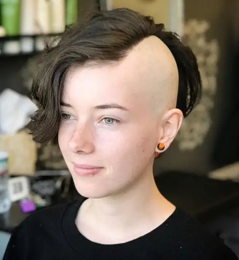 Shaved Hairstyles: One Side/Both Side, Half, Semi and Under Girls Shaved Hairstyles, Androgynous Hairstyles, Half Shaved Head Hairstyle, Girl Mohawk, Short Emo Hair, Extreme Haircut, Half Shaved Head, Side Shave, Shaved Bob