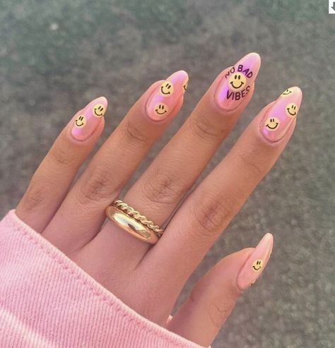 Emoji Nails, No Bad Vibes, Retro Nails, Dark Wallpapers, Happy Nails, Almond Nails Designs, Bad Vibes, Smiley Faces, Pink Nail