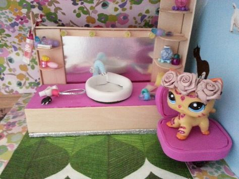 Lps Accessories Diy, Lps Furniture, Lps Clothes, Lps Houses, Lps Crafts, Lps Sets, Cat Costume Diy, Lps Accessories, Diy Bathroom Vanity