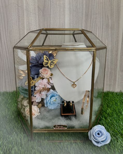 Terrarium, Dream Wedding, Beauty