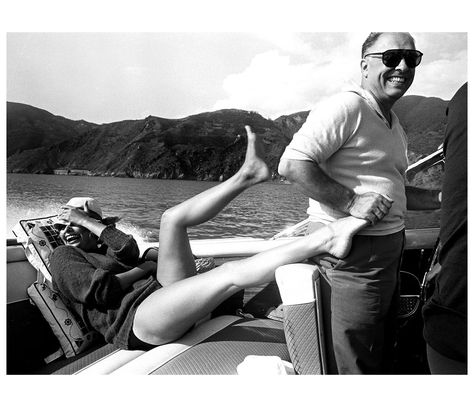 Sophia Loren and Carlo Ponti Photo Pierluigi Praturlon Carlo Ponti, Royal Films, Moving To Italy, Alfred Eisenstaedt, Sofia Loren, Ingrid Bergman, Italian Actress, Great Love Stories, Cary Grant