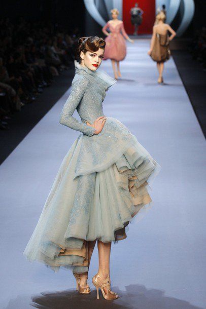 Christian Dior Haute Couture, Look Retro, Dior Haute Couture, فستان سهرة, John Galliano, Look Vintage, Gorgeous Gowns, Mode Vintage, Mode Inspiration