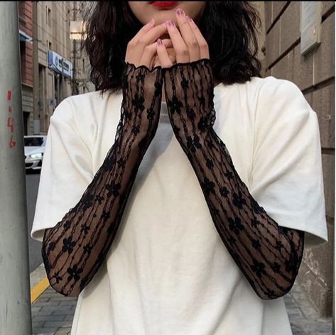 Floral Gloves, Gloves Outfit, Lace Fingerless Gloves, Long Fingerless Gloves, Costume Gloves, Lace Gloves, Stil Elegant, Cycling Gloves, Long Gloves