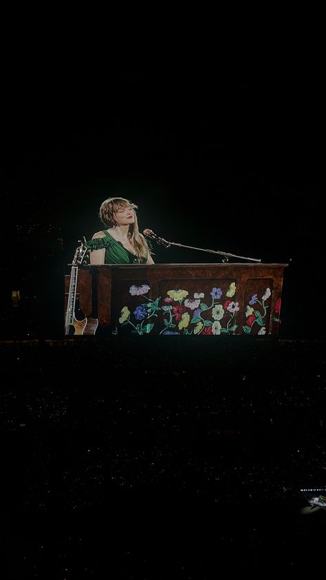 Taylor Swift Eras Tour Piano, Taylor Swift Piano Flowers, Eras Tour Piano, Eras Outfits, Painted Pianos, Parking Spot, Taylor Swift Eras, Girls Room, Eras Tour