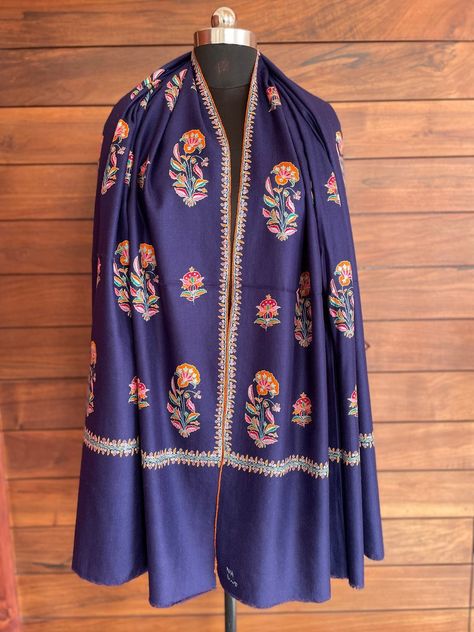 Kashmir Nature, Kashmiri Pashmina Shawl, Floral Hand Embroidery, Embroidery Fashion Detail, Winter Suits, Kashmiri Shawls, Staple Dress, Blue Shawl, Embroidery Designs Fashion