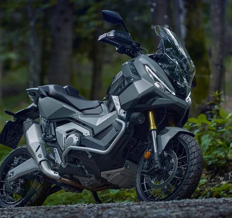 2025 Honda X-ADV: The Perfect Blend of Adventure and Urban Style Honda Scoopy, Honda Accessories, Urban Commuter, Dual Clutch Transmission, Honda S, Urban Setting, Adventure Bike, Vietnam Travel, City Streets