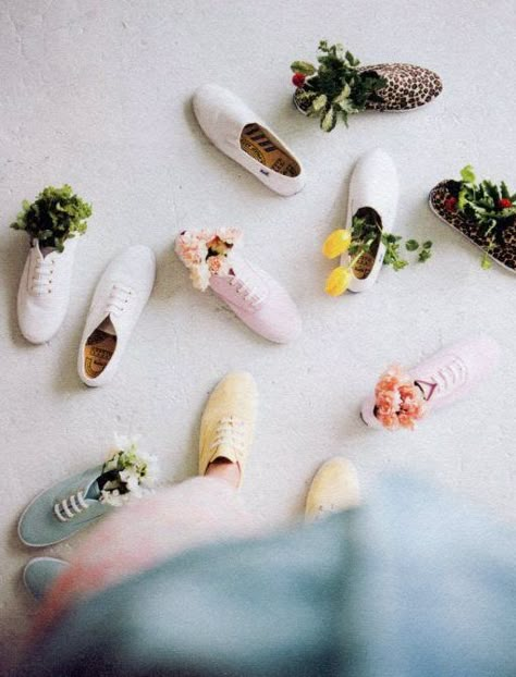 flower shoes Footwear Styling, Flower Shoes, Garden Help, Brand Ideas, Work Place, Beauty Inspo, Back To Nature, Arte Floral, Flower Field