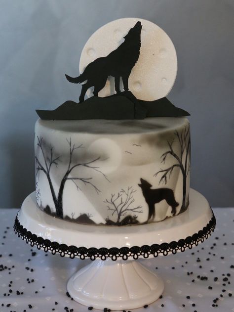 32+ Inspired Photo of Wolf Birthday Cake - davemelillo.com Wolf Cake, Halloween Torte, Airbrush Cake, Halloween Wedding Cakes, Cake Wrecks, Creative Wedding Cakes, Animal Cakes, Halloween Cake, Crazy Cakes