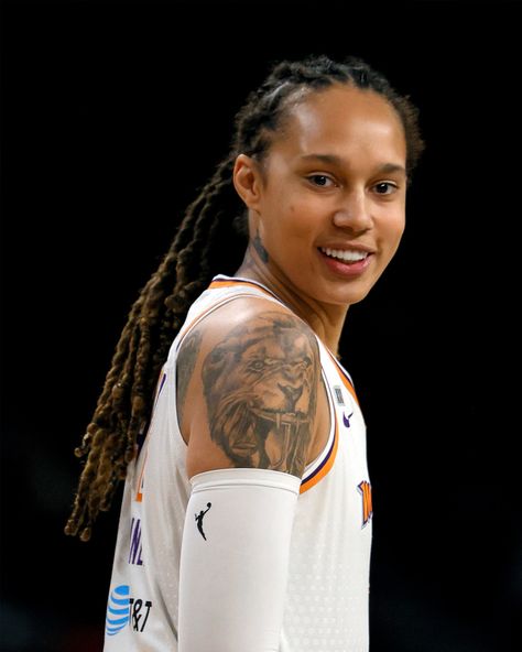 We Are BG Wnba Women Wallpaper, Gigi Bryant Basketball, Brittne Babe Workout, Kobe And Natalia Bryant, Nba Cheerleaders Basketball, Brittney Griner, Movie Plot, Baby Momma, Very Cold