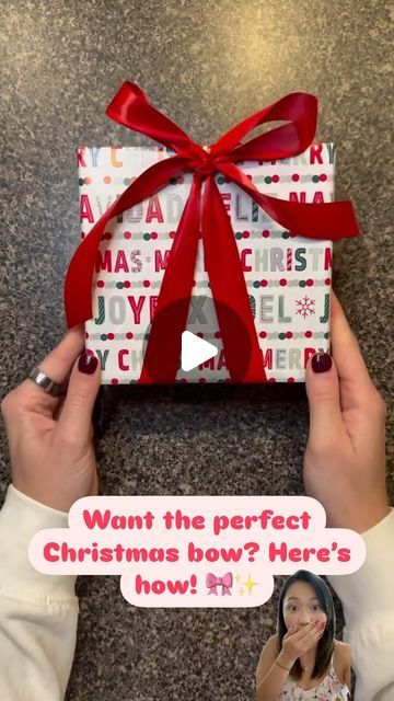 Gui & Karen | Smart Tips ✨ on Instagram: "Want the perfect Christmas bow? Here’s how! 🎀✨  Easy & Beautiful Christmas Bow Tutorial  Take your gift wrapping to the next level with this gorgeous Christmas bow! 🎁 This simple technique will add an elegant, festive touch to all your holiday presents and decor. Try it out, and get ready to impress everyone with your wrapping skills! 🎄🎀  Credits to the author: @wrappinqueen (Gratitude) Request to owners: If you do not want your content to be remixed and published on our page, please contact us via DM, and we will fix or delete immediately. Thank you.  Follow @lifesimplified.us for more holiday wrapping tips and festive tricks! 🎁✨  #christmaswrapping #holidaygifts #christmasdecorations #giftwrappingtutorial #lifesimplified #holidayideas #bowma Christmas Gift Wrapping Ideas Diy Bow Tutorial, Wrap Bows On Presents, Wrap Ribbon Around Present, Ways To Tie Ribbon On Presents, Easy Ribbon Bows Diy Gift Wrapping, Gift Wrapping Bow Ideas, How To Wrap Presents With Ribbon, How To Wrap A Gift With Ribbon, Gift Wrapping Bows With Ribbon