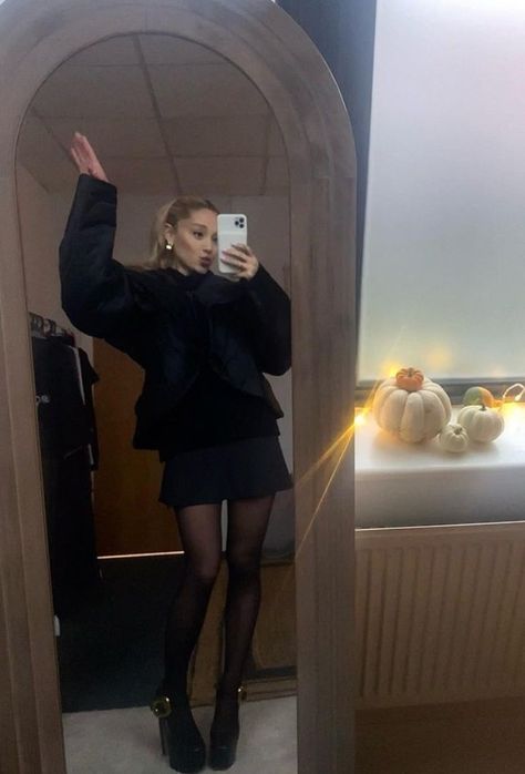 Ariana Grande Selfie, Ariana Grande News, Ariana Instagram, Sam & Cat, Ariana Grande Outfits, Ariana Grande Cute, Ariana Grande Style, Ariana Grande Photoshoot, Ariana Grande Photos