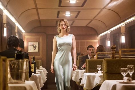 5 Facts About Bond Girl Léa Seydoux - Movies James Bond French Dispatch Casino Royale Dress, Daniel Craig James Bond, James Bond Girls, Casino Movie, Casino Party Foods, Casino Dress, Ursula Andress, Lea Seydoux, Emmanuelle Alt