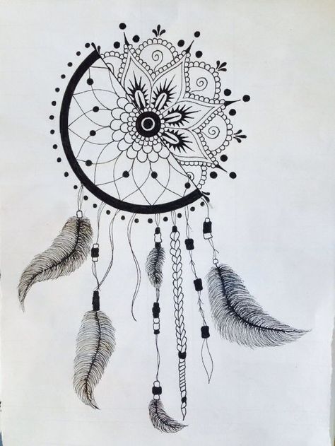 1/2 dream catcher 1/2 mandala Atrapasueños Tattoo, Dotwork Tattoo Mandala, Dream Catcher Drawing, Mandala Dreamcatcher, Hippie Tattoo, Dream Drawing, Polynesian Tattoos, Arte Doodle, Tattoo Mandala