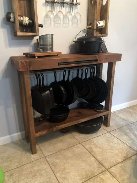 Homemade Kitchen Storage Ideas, Cast Iron Kitchen Decor, Lodge Cast Iron Storage Ideas, Kitchen Cast Iron Display, Cast Iron Hanging Rack, Cast Iron Pan Rack, Cast Iron Skillet Kitchen Display, Cast Iron Storage Display, Storage For Cast Iron Cookware