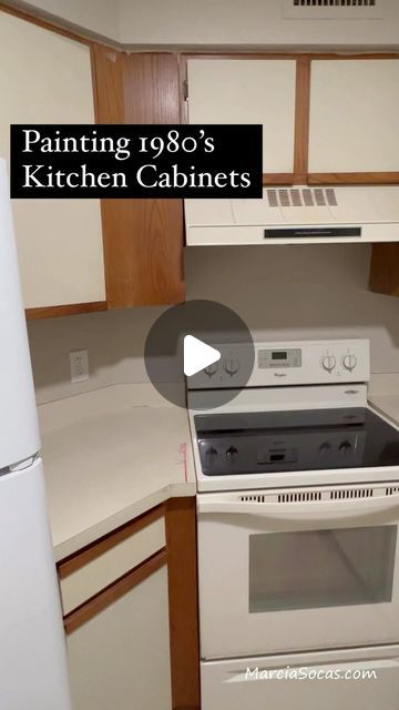 Painting Formica Cabinets Kitchens, Quick Kitchen Makeover Easy Diy, Worktop Makeover Diy, 80s Kitchen Makeover, Plastic Kitchen Makeover, Easy Kitchen Cabinet Makeover, Old Cabinets Makeover, Kitchen Upgrades On A Budget, Laminate Cabinet Makeover