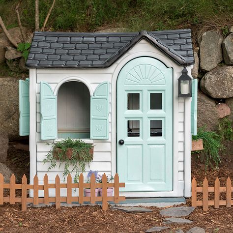 Transform your old plastic playhouse into new house with Rust-Oleum spray paints. Plastic Playhouse Makeover, Little Tikes Playhouse Makeover, Playhouse Remodel, Plastic Playhouse, Playhouse Makeover, Diy Patio Table, Backyard Kids Play Area, Diy Playhouse, Yard Sale Finds