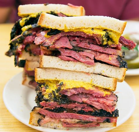 Katz's Deli Katz Deli Pastrami Recipe, Pastrami Sandwich Recipe, Katz Deli, Pastrami Recipe, Katz's Delicatessen, Trip To New York City, Pastrami Sandwich, Confort Food, Deli Sandwiches