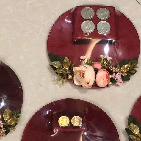 Palak Jain on Instagram: "Ginni and silver coin platters..!!! Can be customised as per your requirement. Dm/ Whatsapp us on 9753000056 to place your orders. #weddinghampers #weddingreturngifts #weddingfavours #weddinggiveaway #silvercoinplatters" Wedding Gift Hampers, Wedding Giveaways, Silver Coin, Gift Hampers, Silver Coins, Wedding Favours, Diwali, Wedding Gift, Wedding Gifts